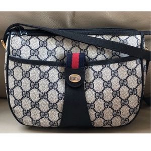 Authentic Vintage Gucci Navy Leather Pocket Bag